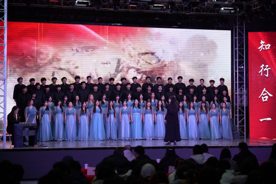 智造学院在校学生大合唱比赛中荣获冠军