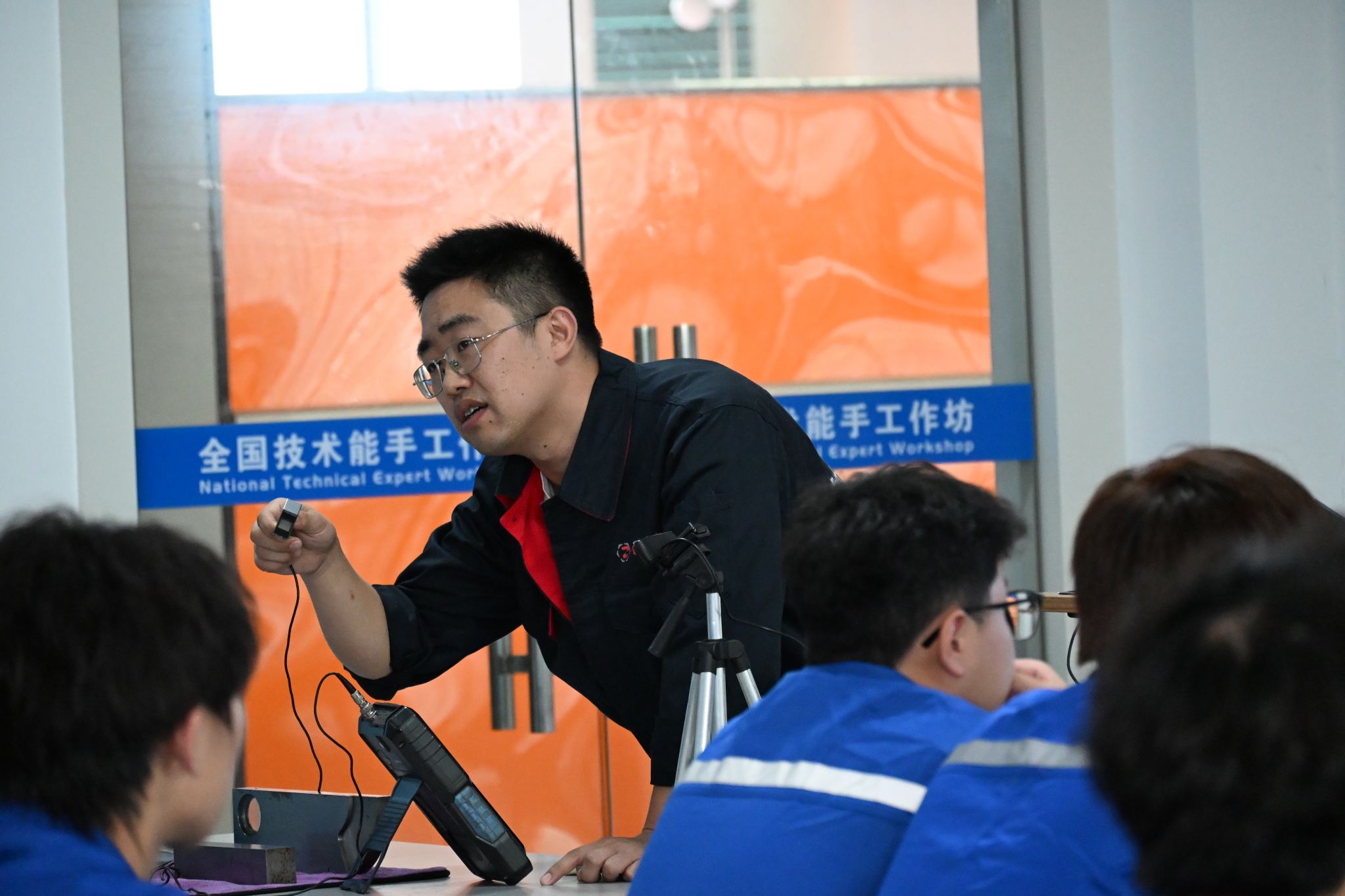 全国技术能手崔恒祥现场技能展示.JPG
